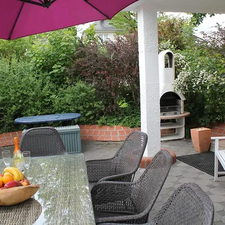 Vulkaneifel Mit Grosser Terrasse *